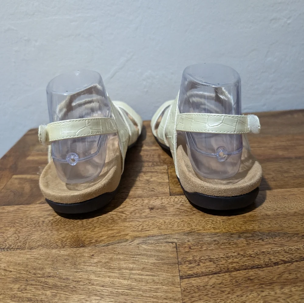 Vionic 342 Paros‎ Women's Sandals Orthopedic Strappy Shoes Ivory Size7